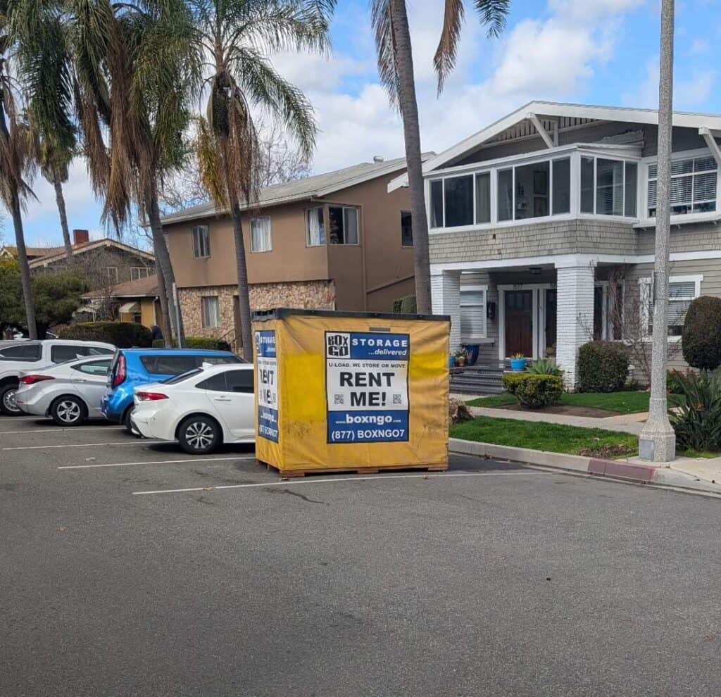 Storage units in Santa Monica: Box-N-Go facility in a residential area